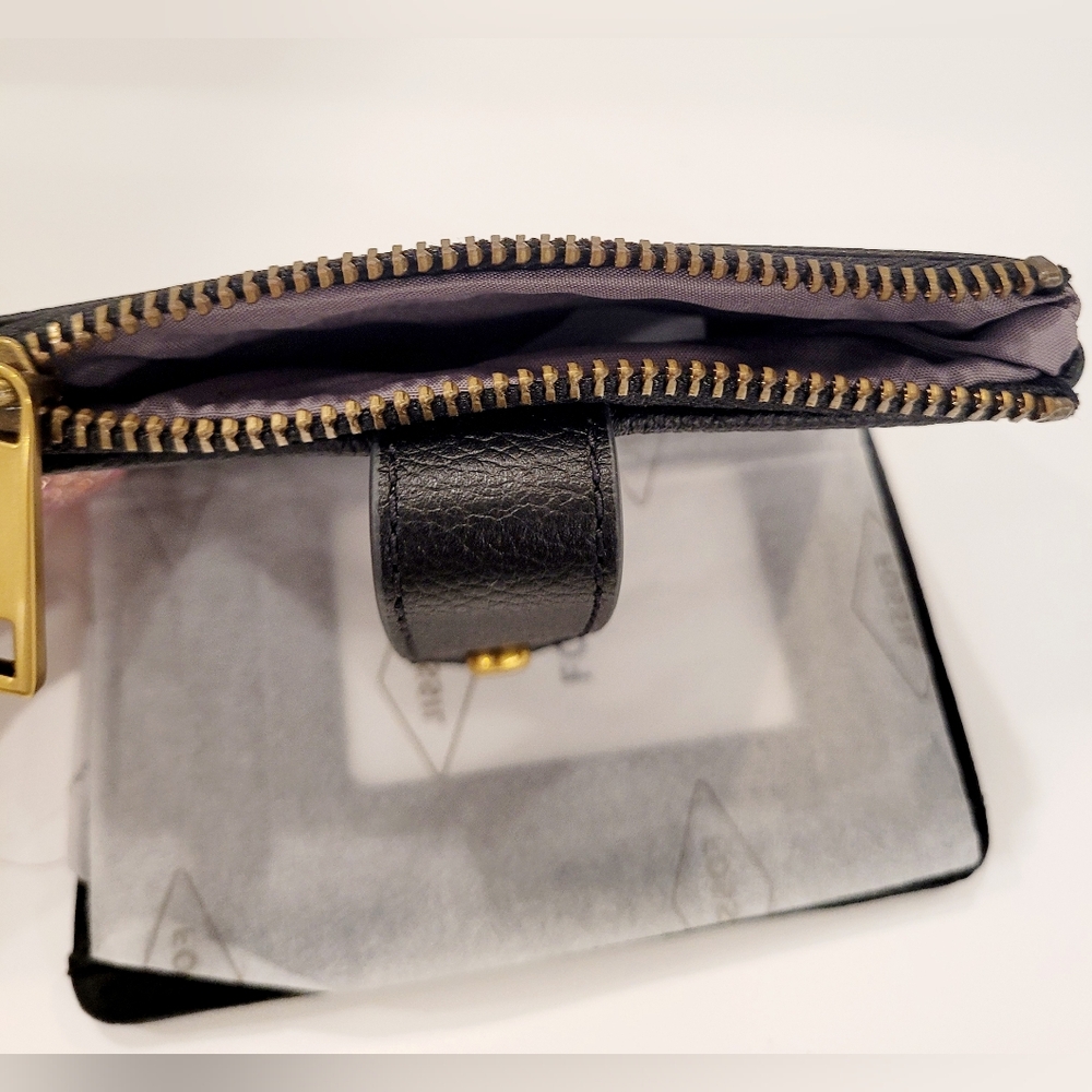 Fossil Lainie Multifunction Black Leather Wallet with Gold Accents - Picture 5 of 7